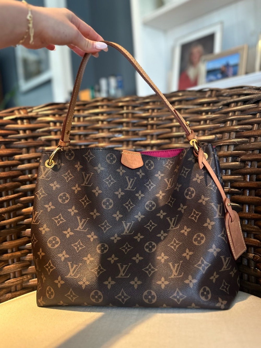 Louis Vuitton Brown Monogram Canvas Shoulder Bag with Fuchsia Interior - Picture 4 of 17